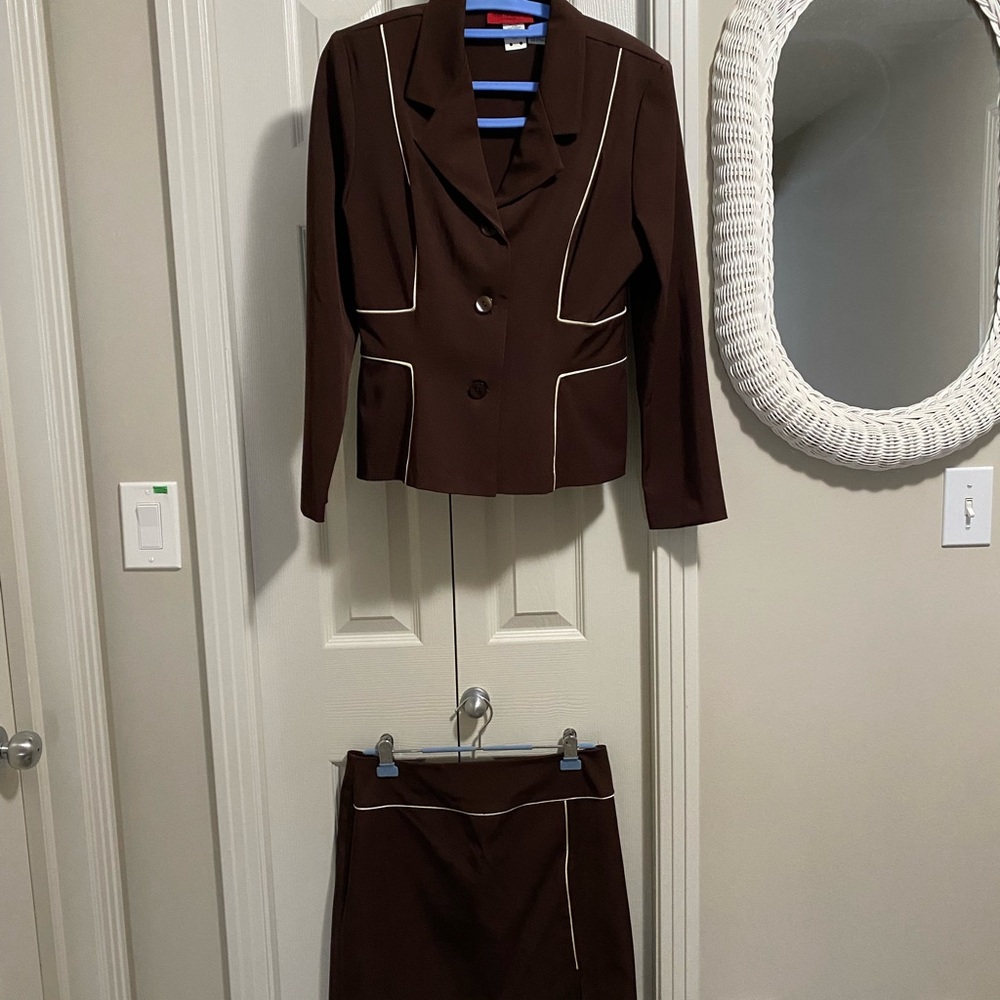 Alyn Paige Twin Blazer and skirt set